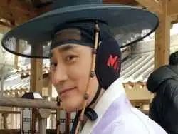 عکس| سفر زمان؛ «یونگ پو» و «هیوبو» 13 سال بعد از «سریال جومونگ» در پشت صحنۀ «کارآگاه چوسان»