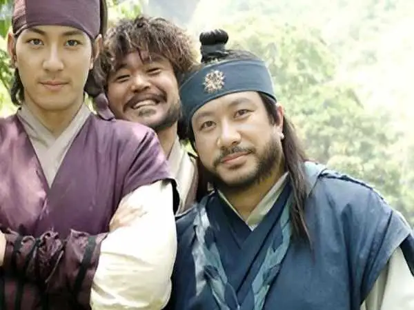 عکس| سفر زمان؛ «موسونگ» در مراسم معرفی یک سریال جدید؛ 2 سال بعد از سریال «جومونگ»