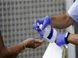 مراقب ضد عفونی کننده های دست باشید؛ خطر سرطان در پیش است!