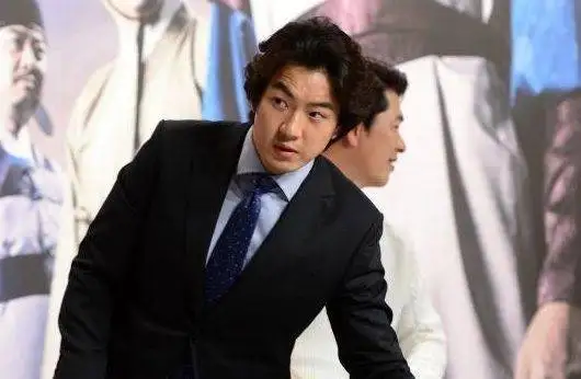 عکس| سفر زمان؛ «جومونگ» در 37 سالگی در حال شرکت در مسابقۀ ورزشی «سه گانه»