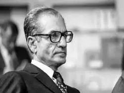 سفر در زمان؛ یادداشت های علم، سه شنبه 10 بهمن 1351: از سفر شاهنشاه به اروپا ناراحت هستم