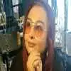عکس| سفر در زمان؛ «ماهایا پطروسیان» در کنار پدرش در یک سینما؛ سال 79
