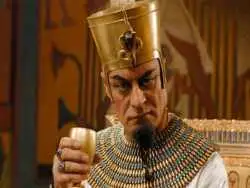 عکس| سفر به تاریخ؛ چهرۀ «آمنهوتپ سوم» در 37 سالگی در اولین فیلمش؛ 20 سال قبل از «یوسف پیامبر»