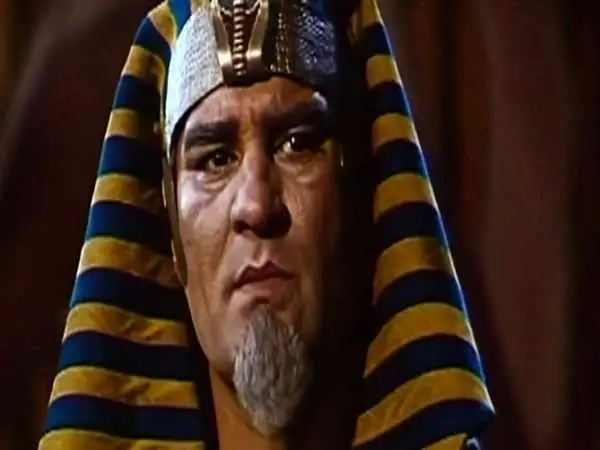 عکس| سفر در زمان؛ «پوتیفار» سریال یوسف پیامبر در حاشیه یک مراسم در 65 سالگی