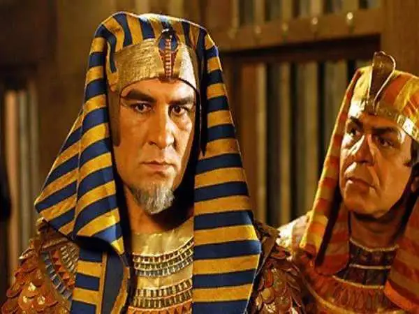 عکس| سفر به تاریخ؛ «پوتیفار» در اتاق گریم سریال «یوسف پیامبر»