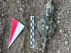 مجسمۀ «خدای مصری» در «پادگان روم باستان» پیدا شد