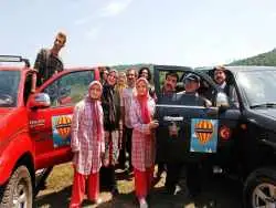 عکس| سفر در زمان؛ «سارا، نیکا، ارسطو و بابا پنجعلی» در پشت صحنه سریال پایتخت؛ سال 96