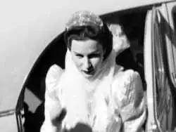 عکس| سفر در زمان؛ «محمدرضا پهلوی» در کنار همسر اول اش فوزیه؛ سال 1317