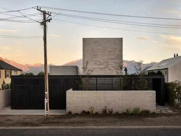 تصاویر؛ معماری متفاوت 8 خانۀ مدرن «بدون پنجره»