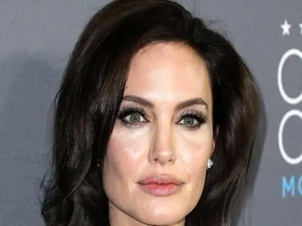 عکس| سفر در زمان؛ «آنجلینا جولی» در برنامه امشب با جی لنو؛ سال 1376