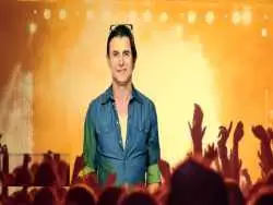 یکی دیگر از ستارگان سینما پا به عرصه اجرا گذاشت؛ امین حیایی مجری مسابقه «کاست» شد