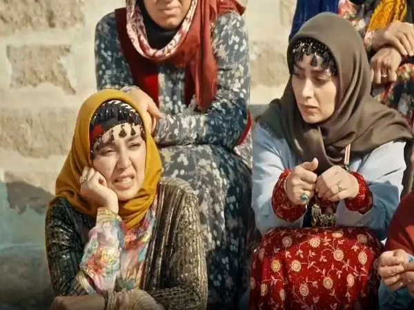 عکس| سفر در زمان؛ «بهنام» سریال نون خ در کنار حامد بهداد در کالیفرنیا؛ سال 98