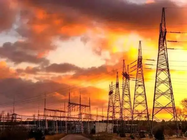 افزایش واردات برق؛ حجم سه برابری نسبت به صادرات ایران