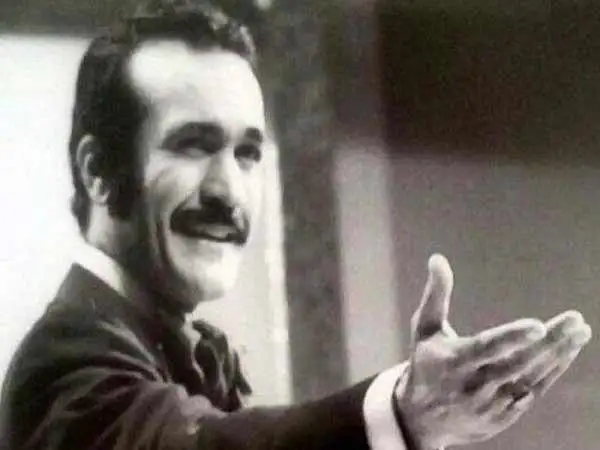 عکس| سفر در زمان؛ «همایون، جمال وفایی و فریدون فرخزاد» در شو تلویزیونی میخک نقره ای؛ دهه 50