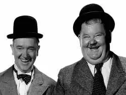 عکس| سفر در زمان؛ «لورل و هاردی» در صحنه ای از «نمایش هالیوود 1929»؛ سال 1307