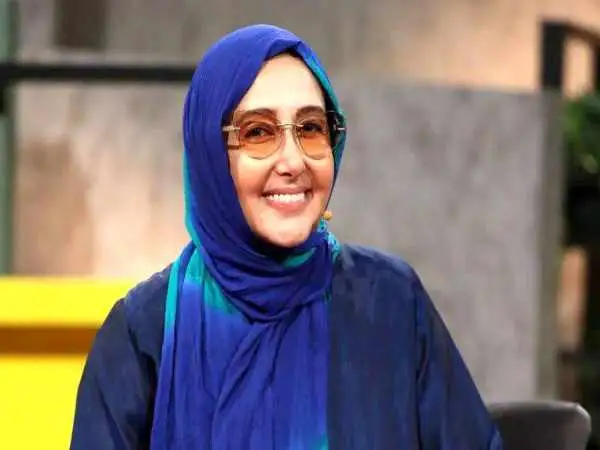 عکس| سفر زمان؛ چهرۀ «کتایون ریاحی» در 29 سالگی در فیلم «حکایت آن مرد خوشبخت»