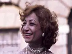 عکس| سفر در زمان؛ «اشرف پهلوی» در کنار محمدرضا پهلوی و فرح در مراسم تاجگذاری در تهران؛ سال 1346