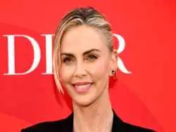 عکس؛ سفر در زمان؛ «شارلیز ترون، نماد زیبایی در هالیوود» در 21 سالگی؛ سال 1375