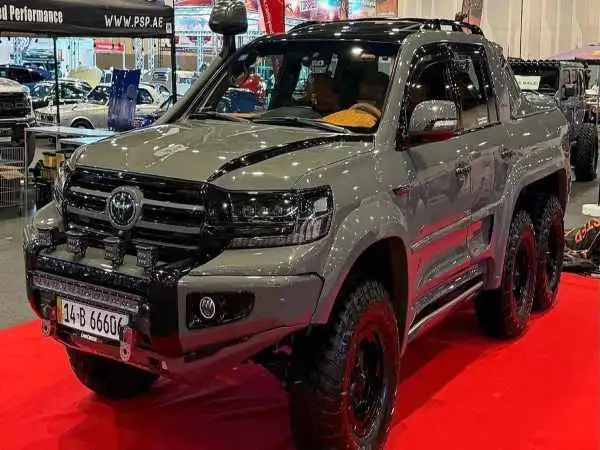 تصاویر؛ پیکاپ لندکروزر تویوتا با 6 چرخ