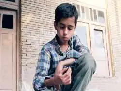 عکس| سفر در زمان؛ «مجید» 35 سال بعد سریال قصه های مجید در کنار پسرش