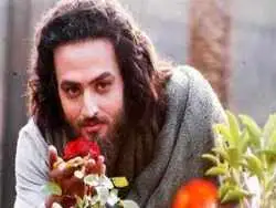 عکس| سفر زمان؛ «یوزارسیف» و «فرج الله سلحشور» در حال تمرین «شمشیرزنی» در پشت صحنه