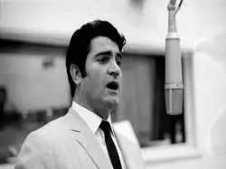 عکس| سفر در زمان؛ «ویگن دردریان» در حال اجرا در یک مراسم خصوصی؛ دهه 40