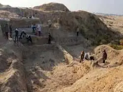 کشف «زره» دفن شدۀ یک جنگجو در ویرانه های معبد باستانی