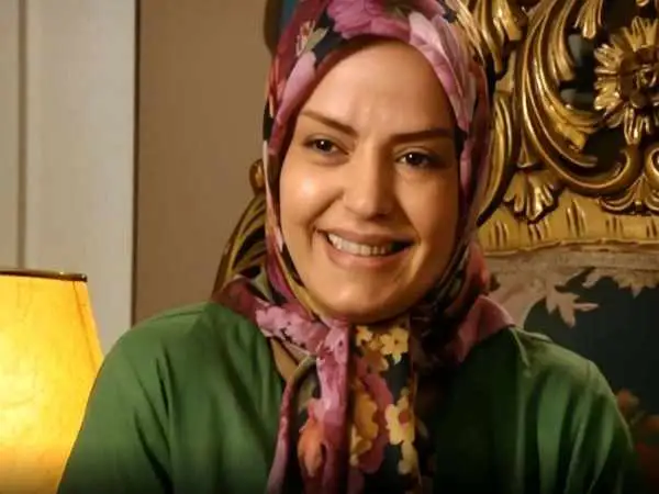 عکس| سفر در زمان؛ «مرضیه» سریال آوای باران در یک کافه در تهران در 44 سالگی