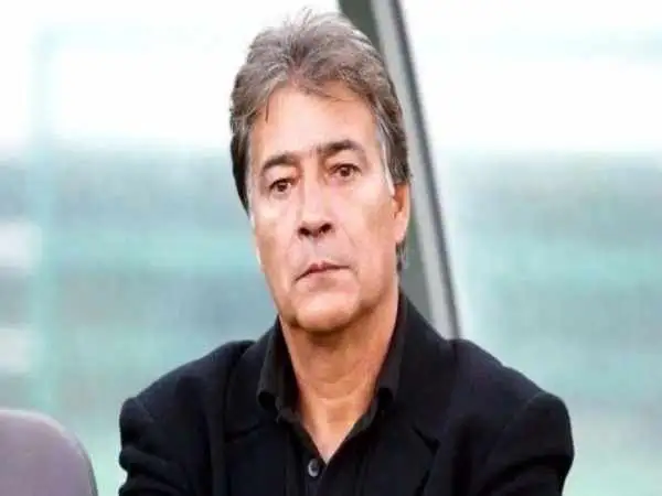 عکس| سفر در زمان؛ «ستار» در کنار «ناصر حجازی» در زمین فوتبال؛ دهه 50