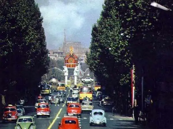 عکس؛ سفر در زمان؛ عکس قدیمی از خیابان ولیعصر فعلی