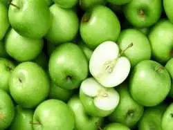 آیا واقعاً خوردن یک عدد سیب در روز می تواند ما را از مراجعه به دکتر بی نیاز کند؟