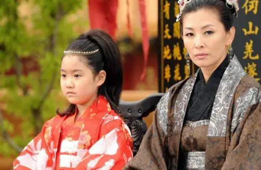 عکس| سفر زمان؛ چهرۀ «پرنسس لاهی» 16 سال بعد از «جومونگ 3» در 26 سالگی در فرانسه