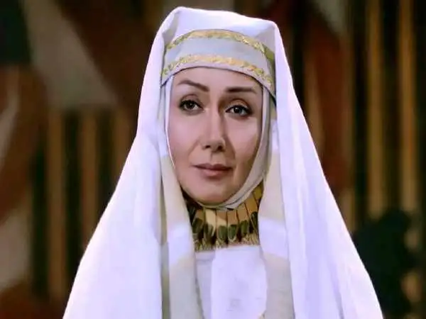 عکس| سفر در زمان؛ «زلیخا» سریال یوسف پیامبر در حاشیه یک مراسم سینمایی؛ دهه 90