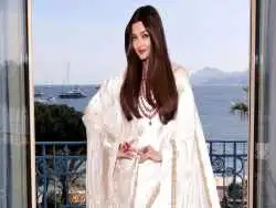 عکس| سفر در زمان؛ «آیشواریا رای» در مرکز نگهداری نوزادان بی سرپرست در کلکته؛ سال 1381