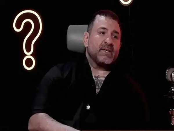 لطفا هر کجا هستید یک قدم از ساختن تاک شو فاصله بگیرد!