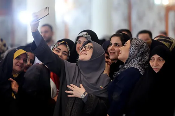 همسر عراقچی، دختر پزشکیان، زنجیرهای طلا و جیب  خالی ما!