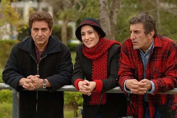 نقد و بررسی فیلم «صد سال به این سال ها»