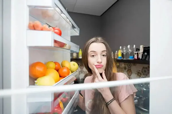 همیشه گرسنه اید؟ شاید مشکل از زیاد غذا خوردن نباشد!