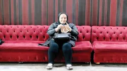 مردمی که تا دیروز خانه داشتند و حالا هتل نشین شده اند